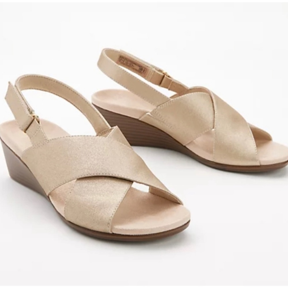 Vionic McKenna Metallic Gold Wedge Sandals.